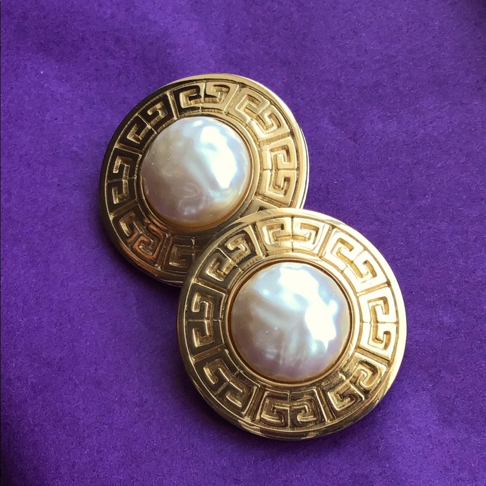 Rare Vintage Givenchy Clip-on Earrings with faux Freshwater Pearl Cabochon